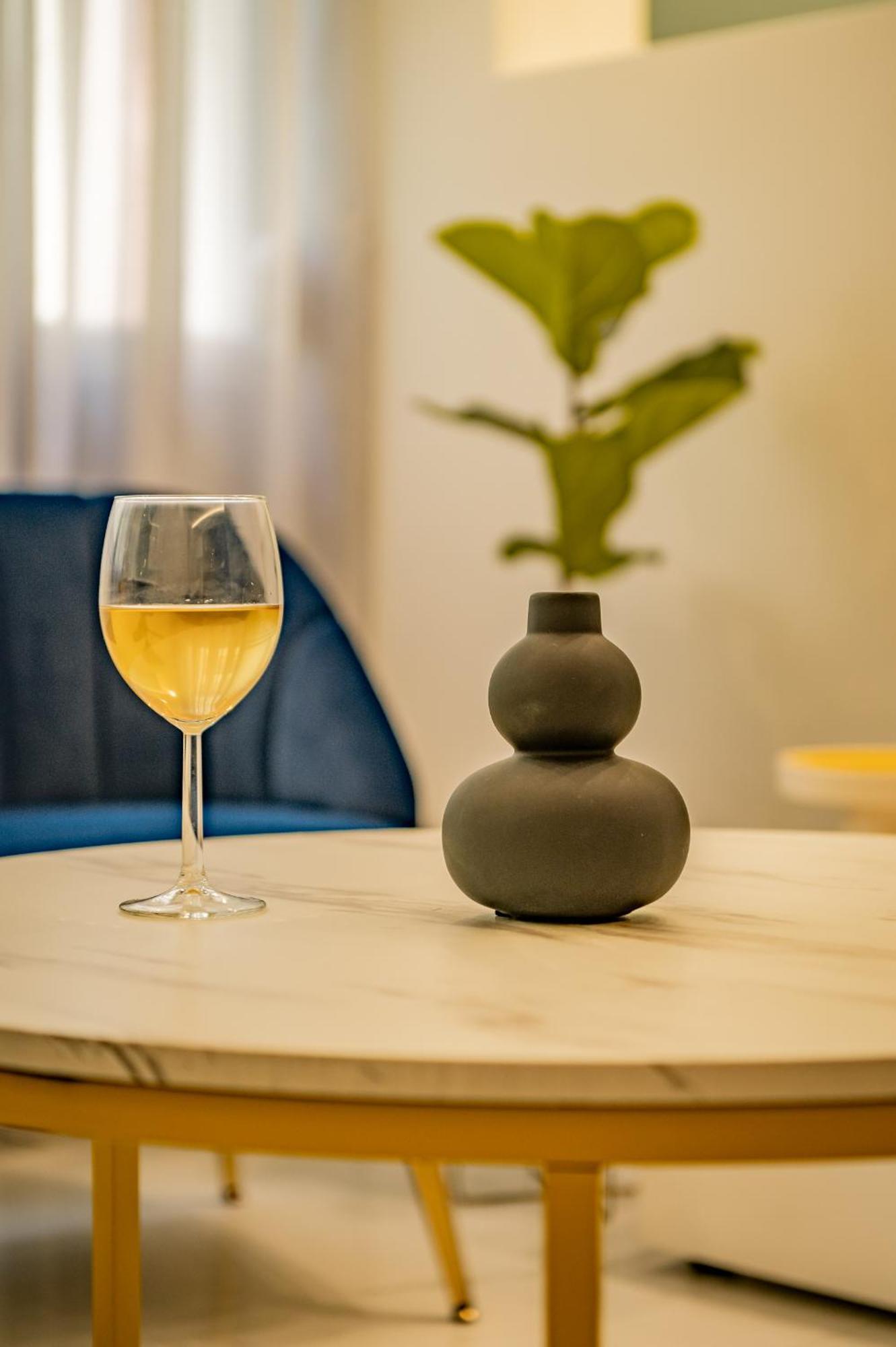 Urban Luxury Suites Солун Екстериор снимка