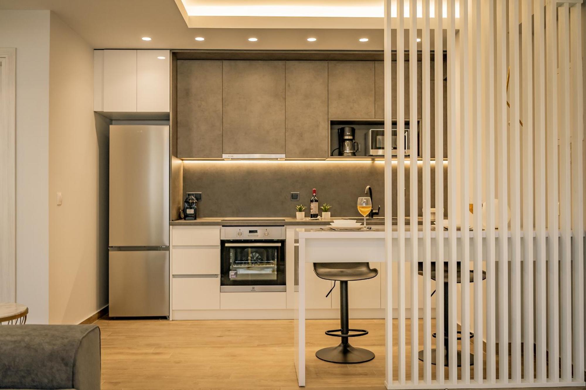 Urban Luxury Suites Солун Екстериор снимка