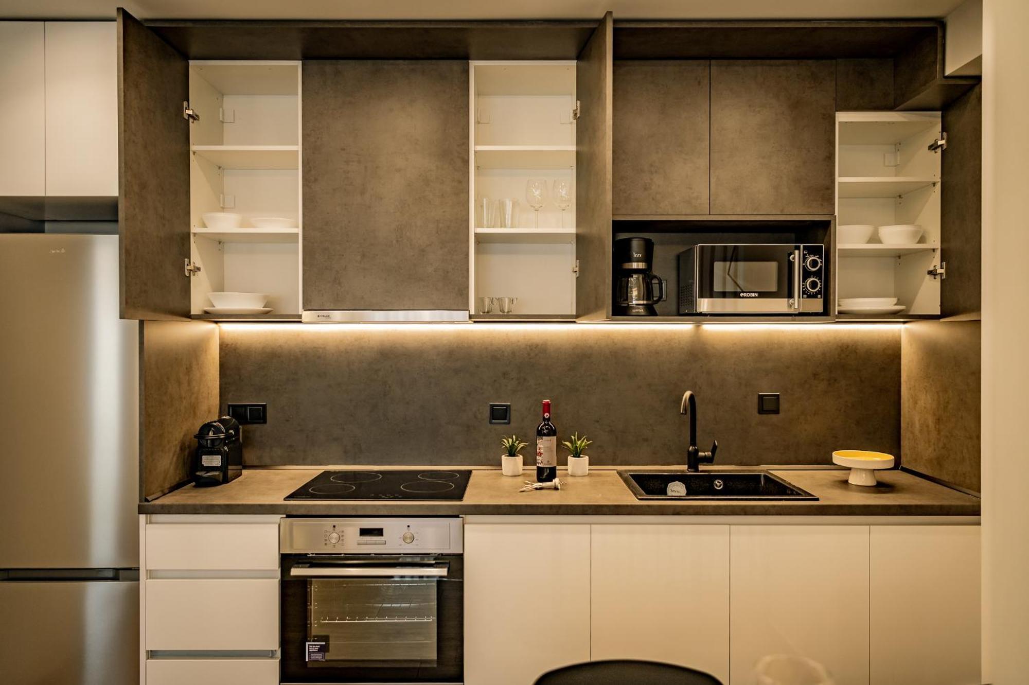 Urban Luxury Suites Солун Екстериор снимка